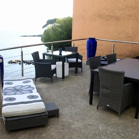 Les Algues, Les Pieds Dans L'eau Sur La De Renecros Вилла Бандоль