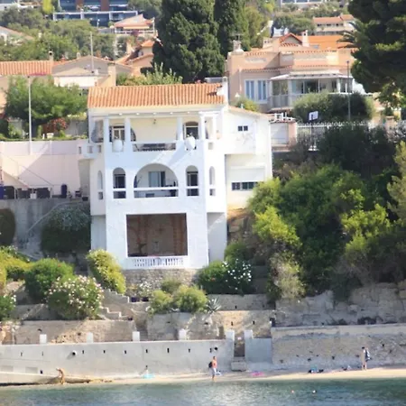 Les Algues, Les Pieds Dans L'eau Sur La De Renecros * Bandol