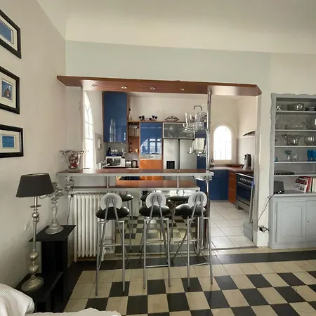 Les Algues, Les Pieds Dans L'eau Sur La De Renecros וילה