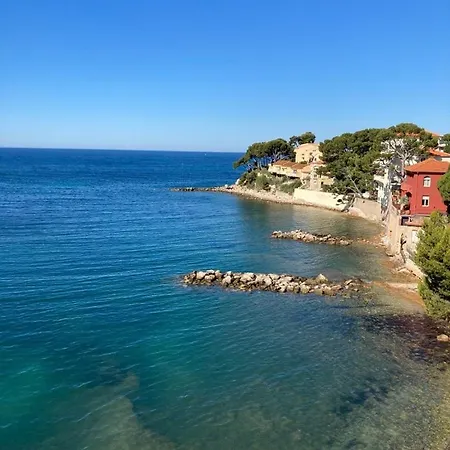 Les Algues, Les Pieds Dans L'eau Sur La De Renecros וילה