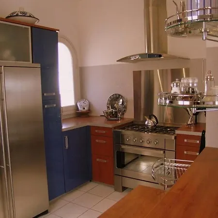 Les Algues, Les Pieds Dans L'eau Sur La De Renecros וילה